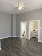 Building Photo - 1318 Willow St