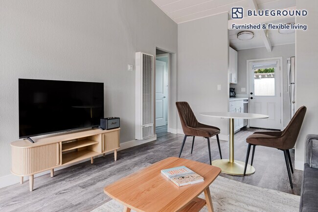 Foto del edificio - 727 Layne Ct