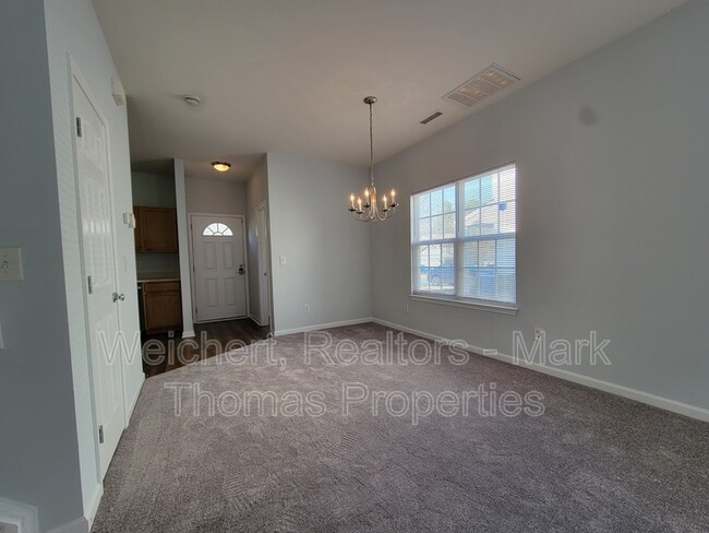 Building Photo - 5008 Rainmaker Dr