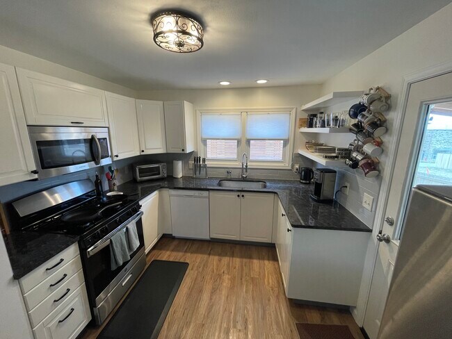 Foto del edificio - 1240 Cannon St