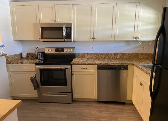 Building Photo - 1841 SW Palm City Rd