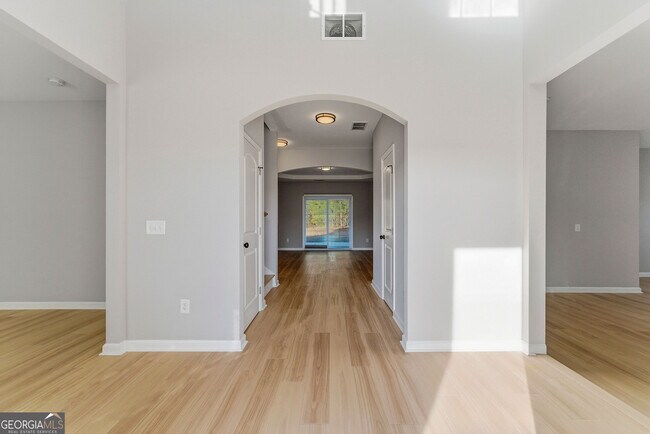 Foto del edificio - 77 Mary Hill Ln