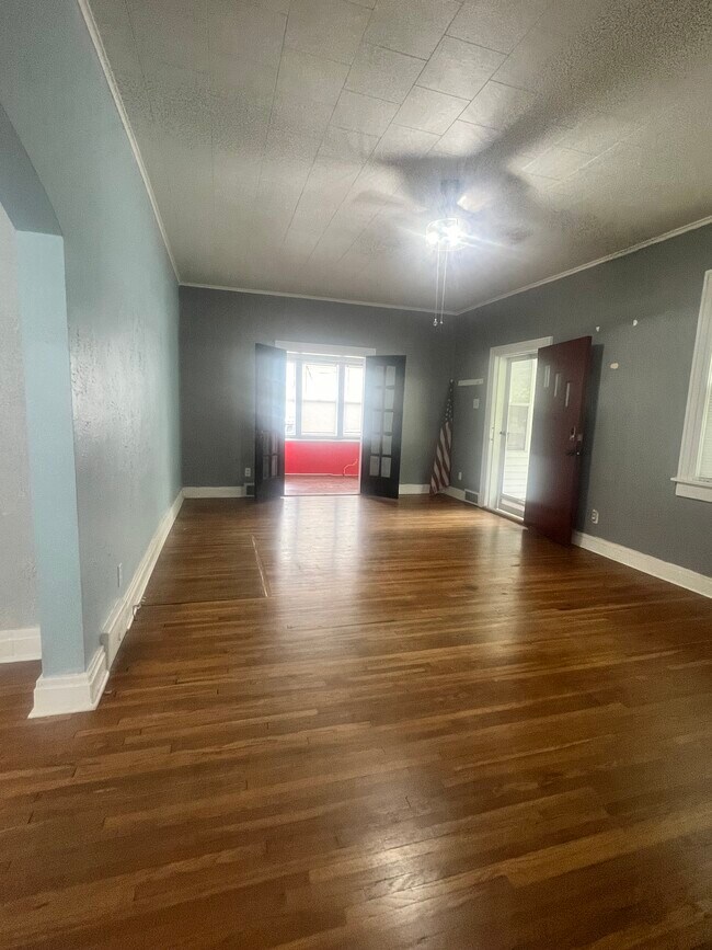 Building Photo - 408 N Park Blvd