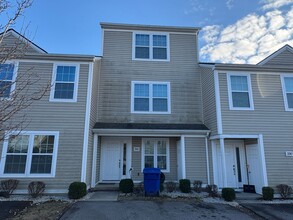 Building Photo - 360 Twig St