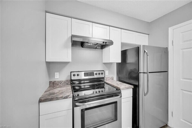 Building Photo - 413 Lees Mill Dr
