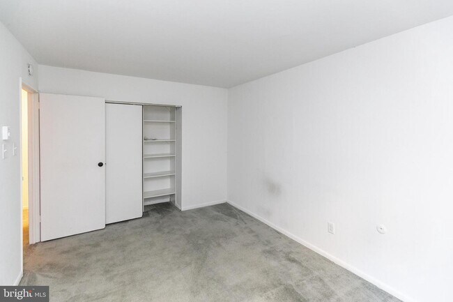 Building Photo - 311 N 33rd St