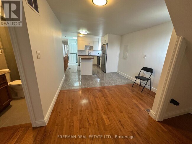 Photo du bâtiment - 1022 Gerrard St E