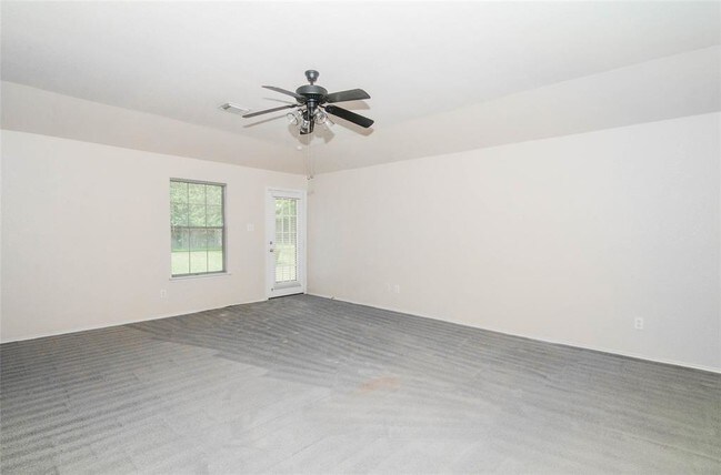 Building Photo - 6002 NW Creek Cir