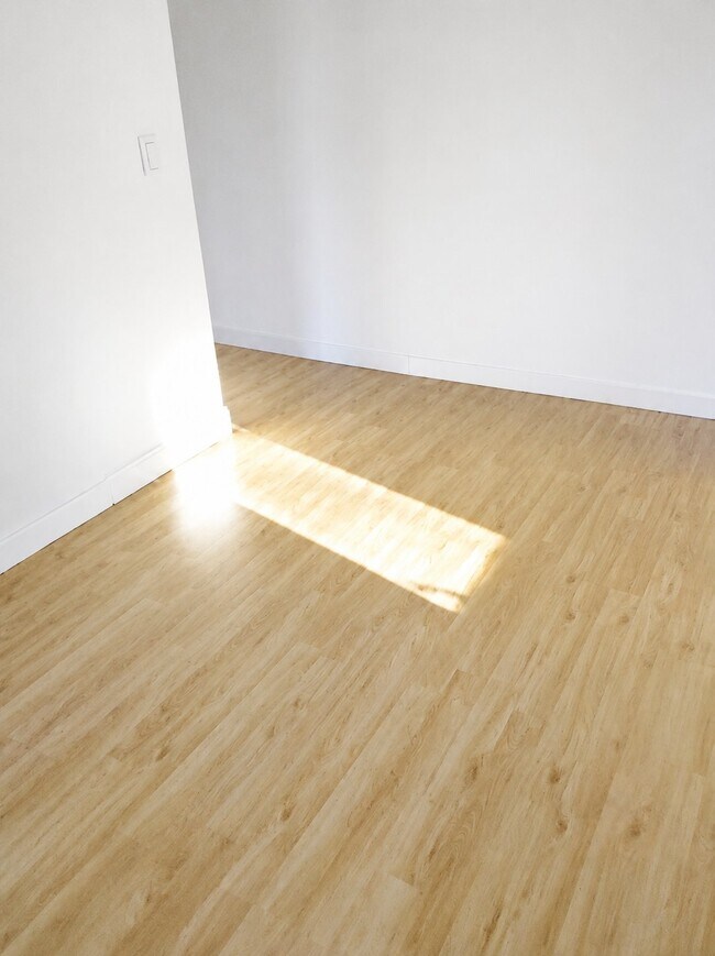Foto del edificio - 8036 Mattox Ave