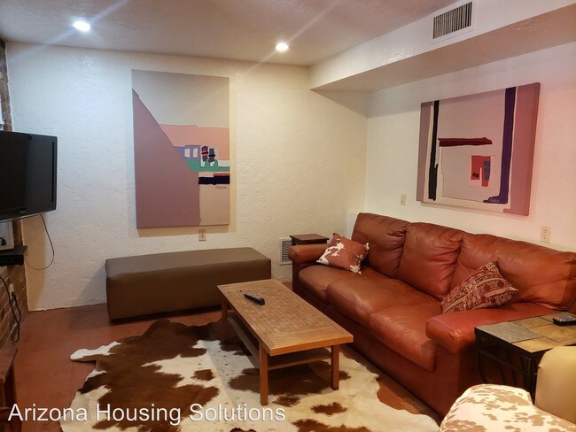 Foto del edificio - 3 br, 2 bath House - 233 N. Main Ave