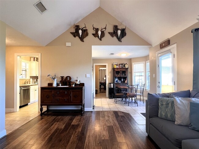 Foto del edificio - 2401 Will St