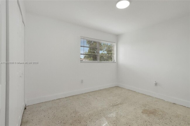 Foto del edificio - 1927 NW 20th Ave