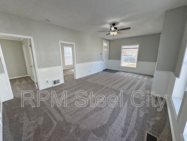 Foto del edificio - 1626 E Routt Ave