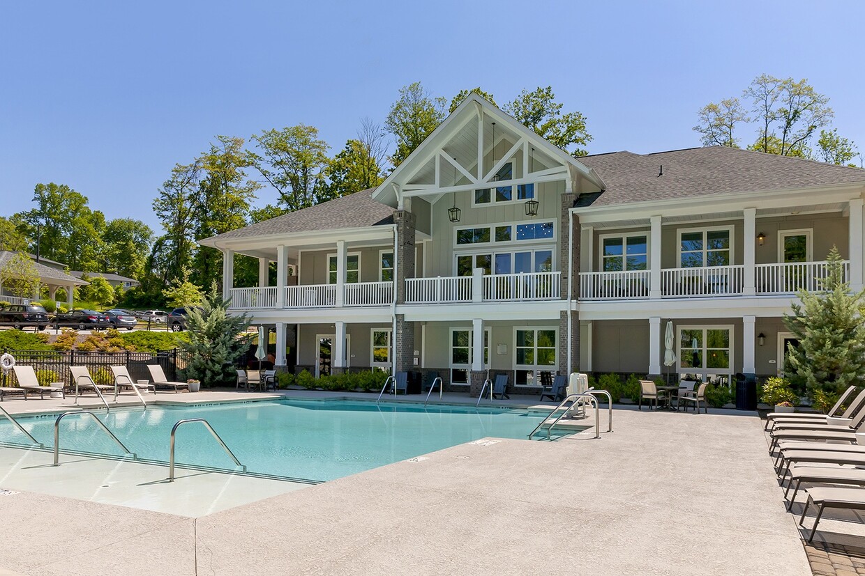 Primary Photo - Skyland Exchange Apartments