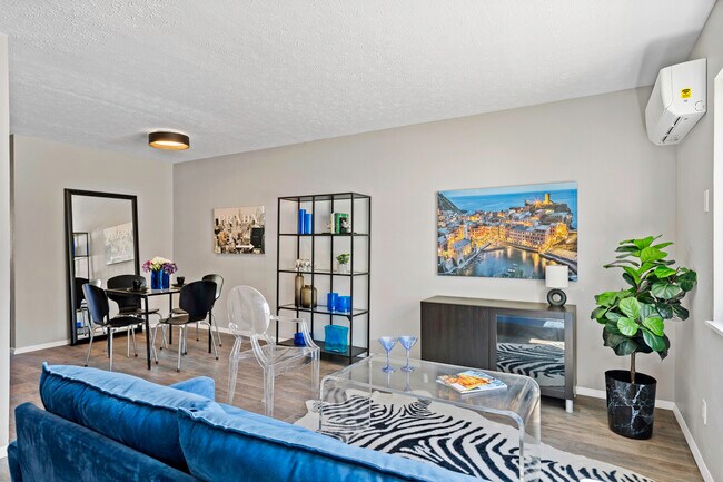 Foto del edificio - 10524 Clifton Blvd