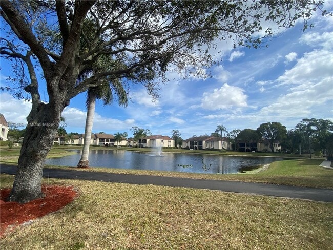 Building Photo - 112 Lake Pine Cir