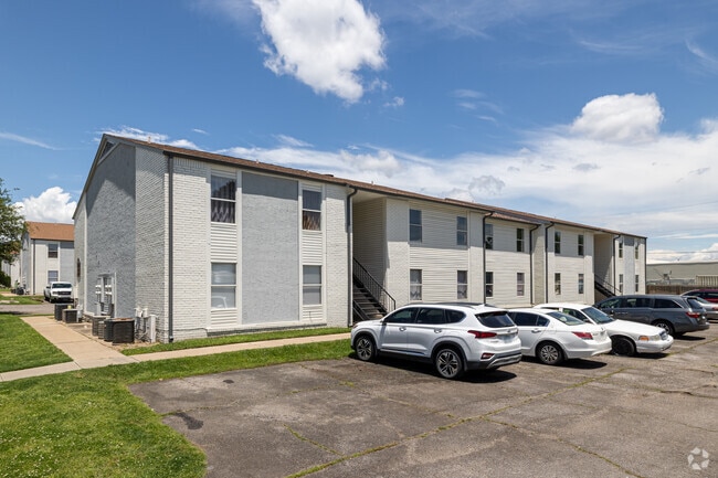Building Photo - Ramsey Square: 1 & 2 Bedroom Apartments with Dog Park & Pool