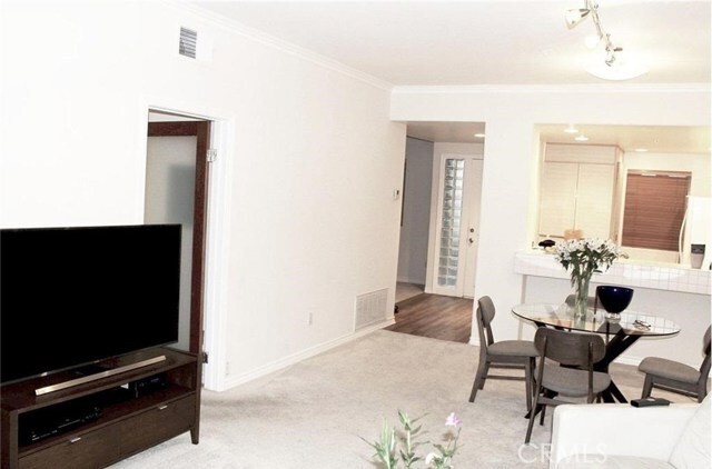 Foto del edificio - 2243 Martin