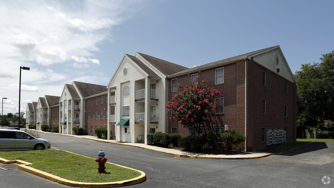 Foto del edificio - Planters Run Apartments (55+ Active Adult)