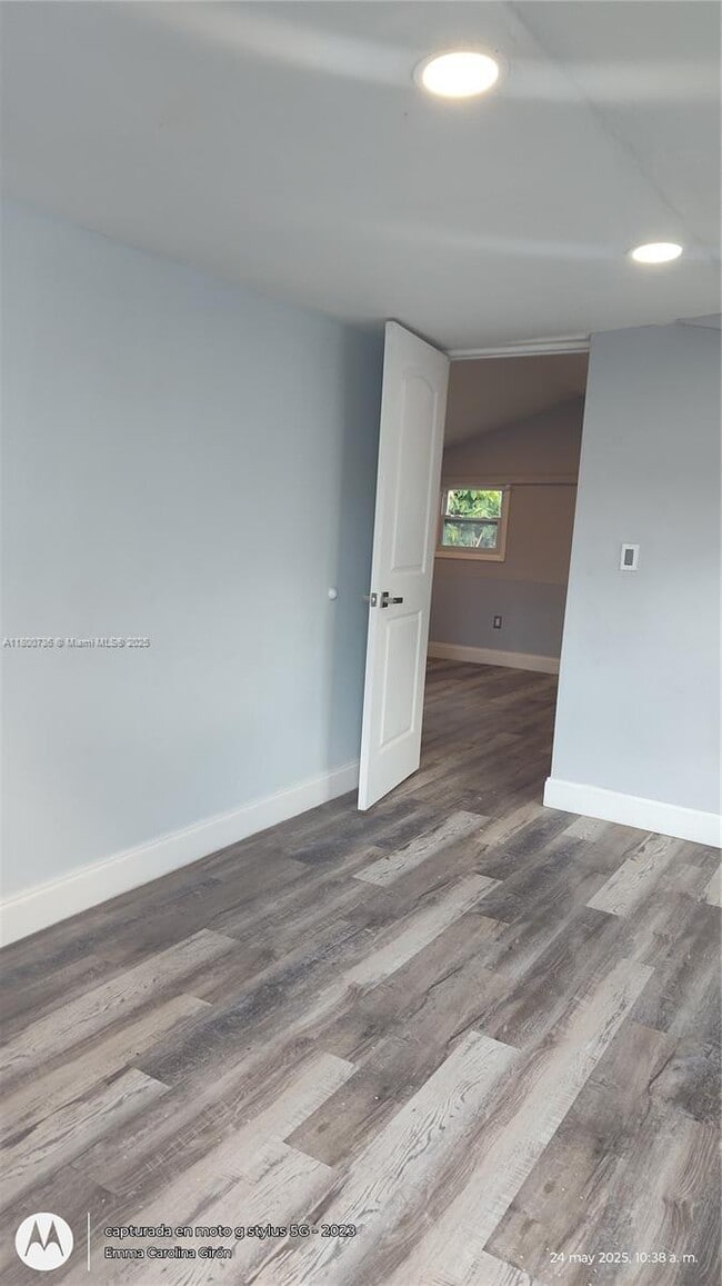 Building Photo - 115 Walker Ave