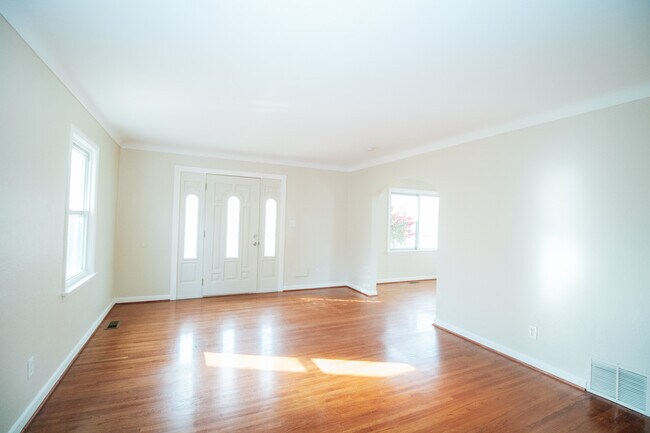 Foto del edificio - 4132 Berwick Ave