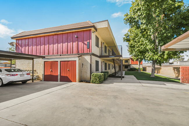 Building Photo - AV Palm Apartments