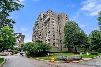 Building Photo - 250 Hammond Pond Pkwy
