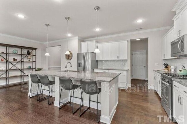 Building Photo - 311 Fenella Dr