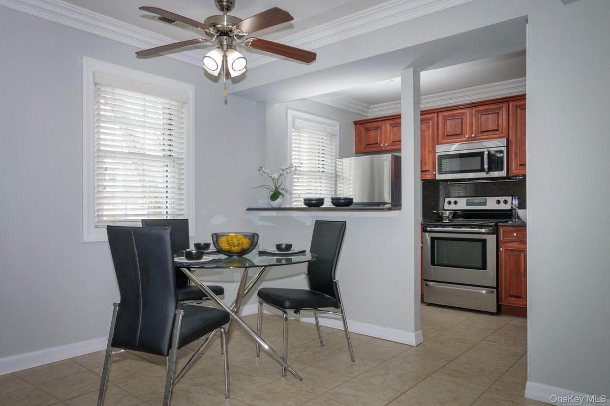 Building Photo - 82 Mainsail Dr