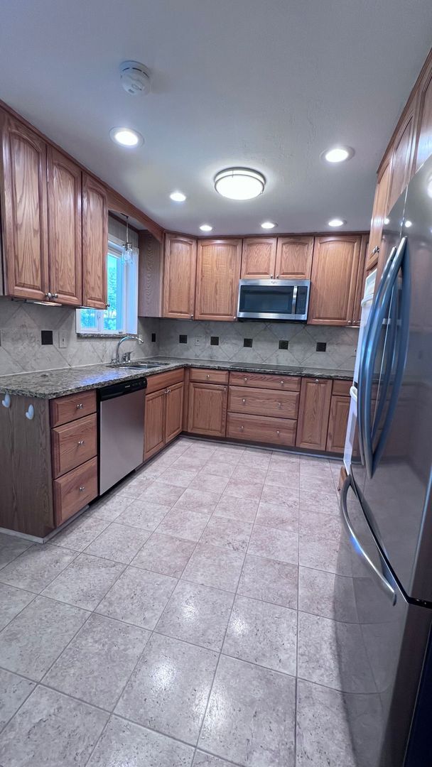 Foto del edificio - 4 bedroom 2 bath home Available Now!!!