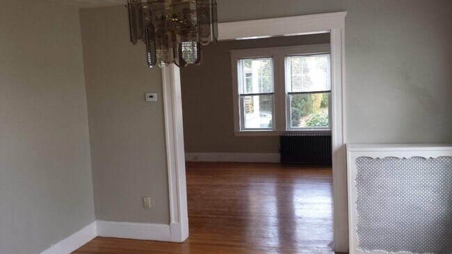 Building Photo - 123 Hillside Rd