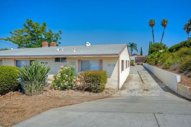 Foto del edificio - 120 Trellis Ln