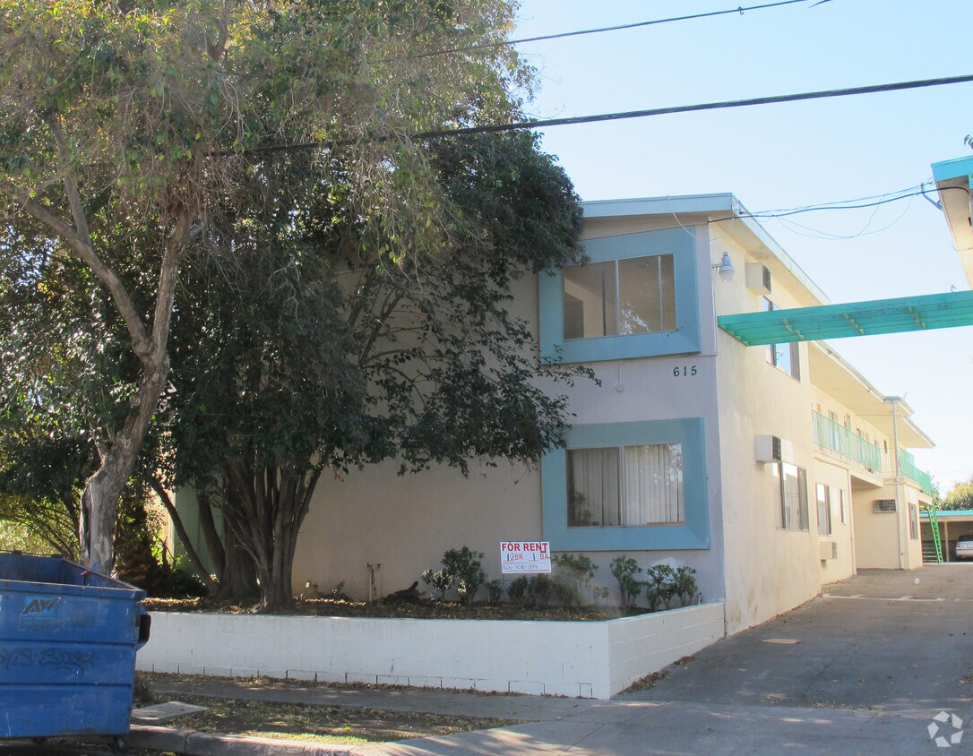 Foto del edificio - 615 S Sierra Vista Ave