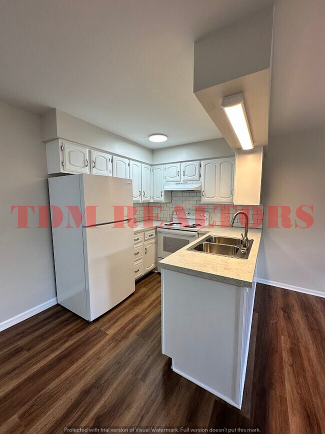 Foto del edificio - 302 E Clinton St