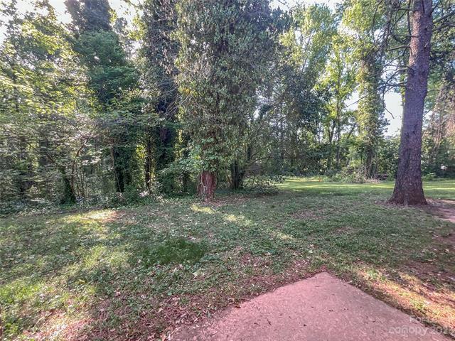 Building Photo - 4903 Highlake Dr