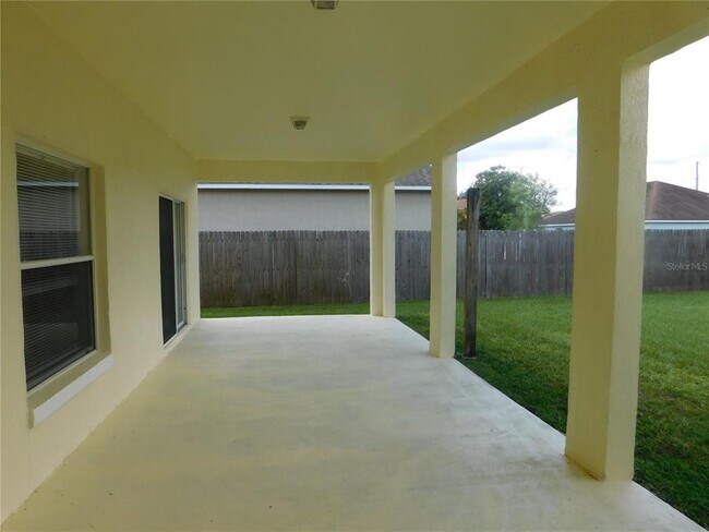 Building Photo - 327 Alegriano Ct