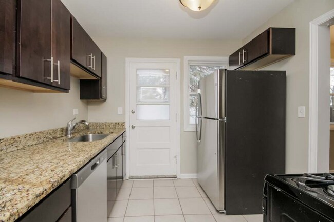 Foto del edificio - 5240 Lee St