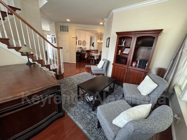 Foto del edificio - 6987 Forepond Ct