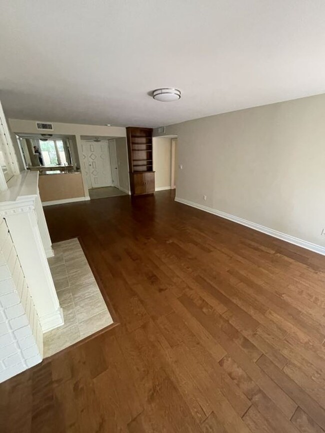 Building Photo - COMPLETELY UPDATED AND REMODELED ENCINO SP...