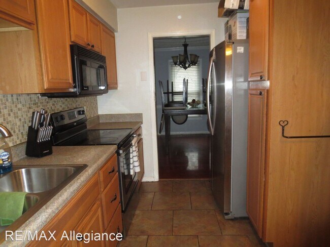 Building Photo - 4 br, 2.5 bath House - 1632 HIGH PLAINS