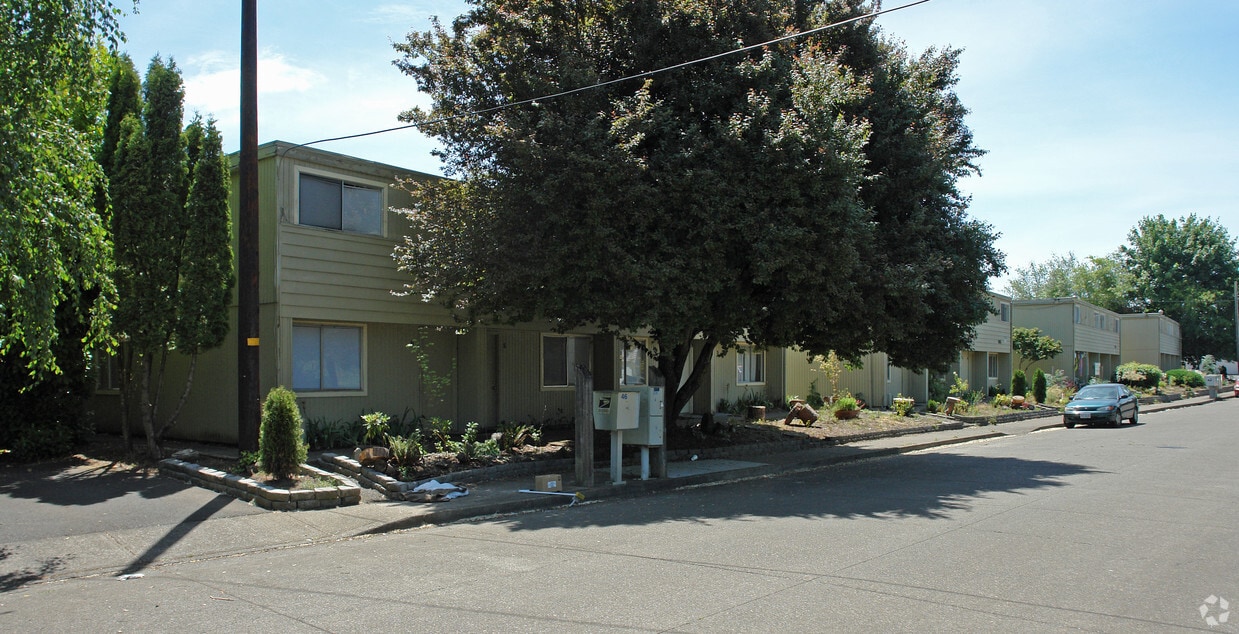 Building Photo - Avery Green Townhouses