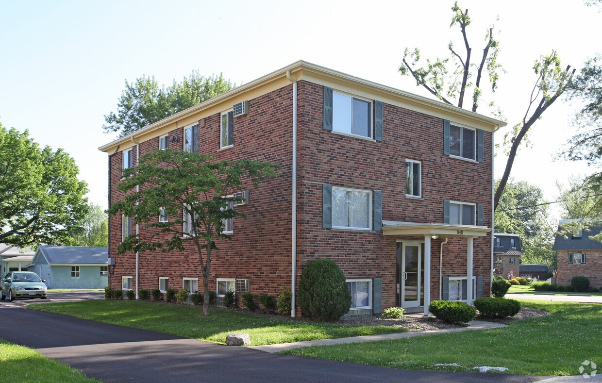 Building Photo - 844-848 Youngs Ln