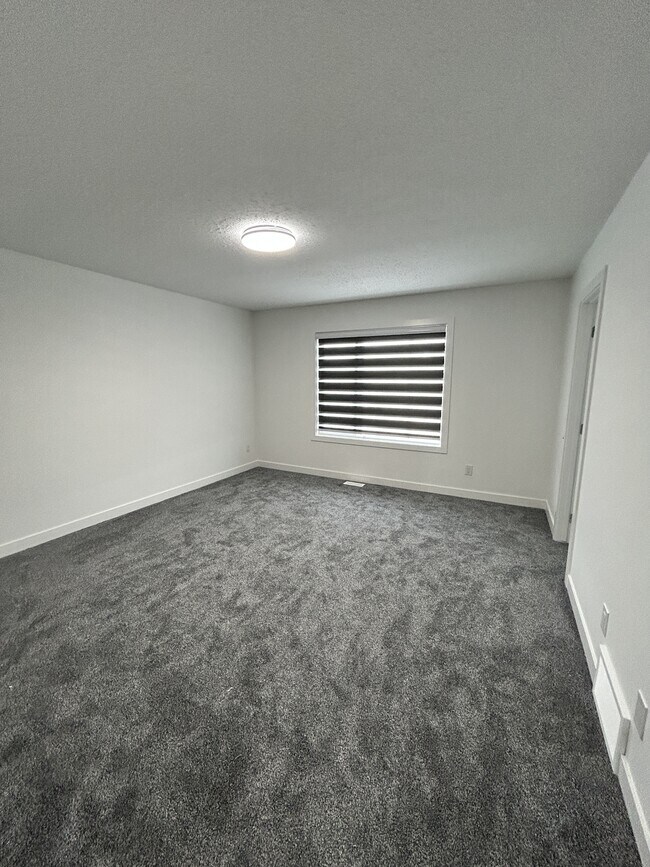 Photo du bâtiment - 6625-6642 42 Ave