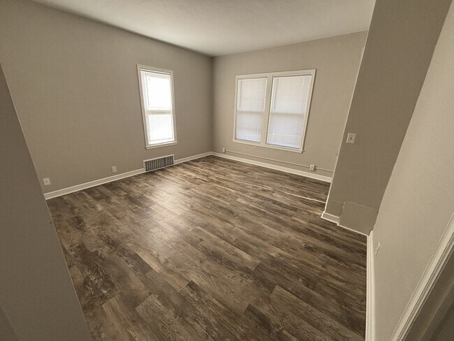 Foto del edificio - 472 Case Ave