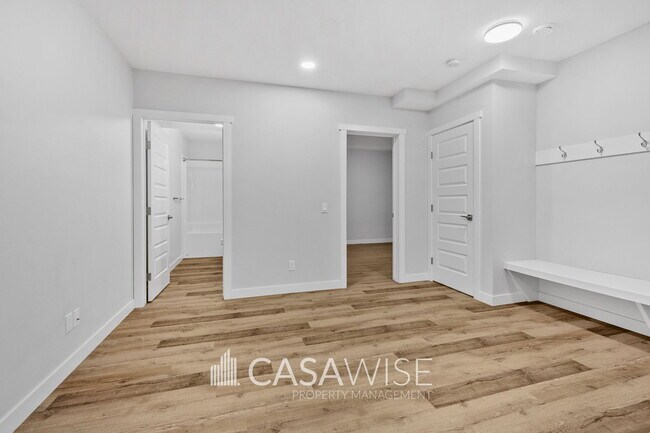 Photo du bâtiment - 8049 Cedric Mah Rd