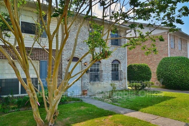 Building Photo - 1821 Tall Pines Cir