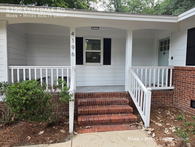 Foto del edificio - 4196 Cliffdale Rd