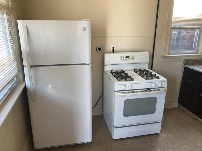 Applainces - 7441 S Maryland Ave