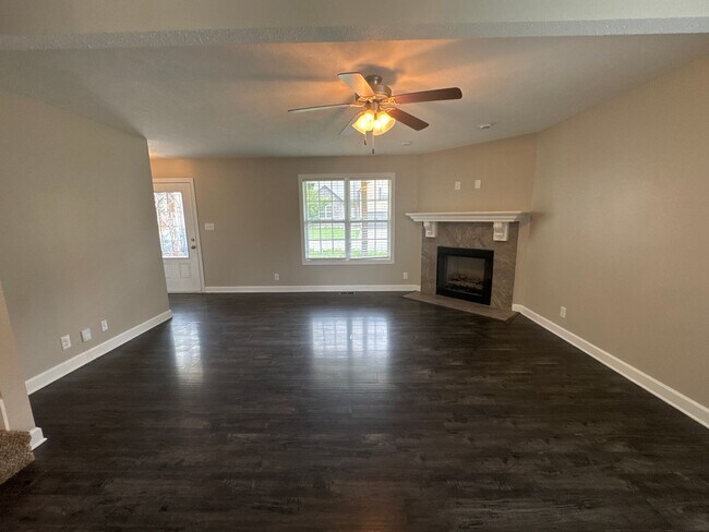 Foto del edificio - 612 Fox Path Ln
