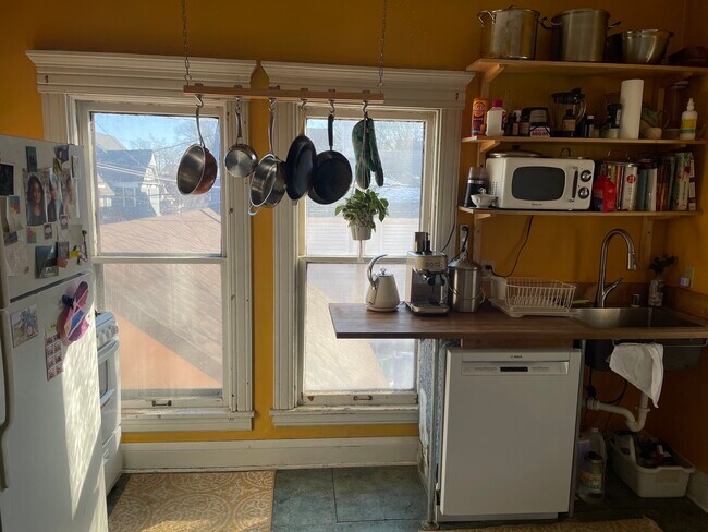 Kitchen - 3119 2nd Ave S